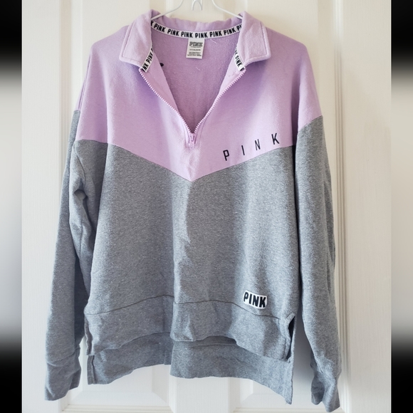 A PINK Victoria's Secret sweatshirt - Picture 3 of 3